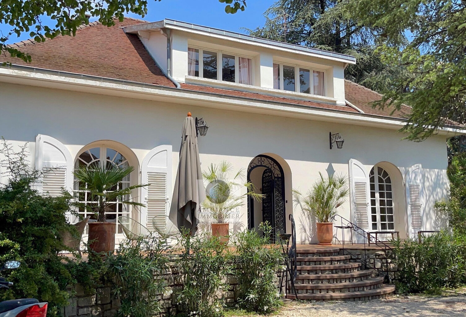 Maison de caractère avec piscine dans un écrin végétal — photo 1