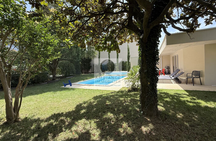 Maison de caractère avec piscine dans un écrin végétal — photo 5