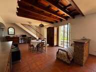 Villa traditionnelle de type 4 avec terrasses, garage, 1100 m² terrain arboré — photo 4