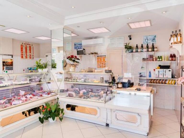 Fonds de commerce de 55m2 type Boucherie — photo 1