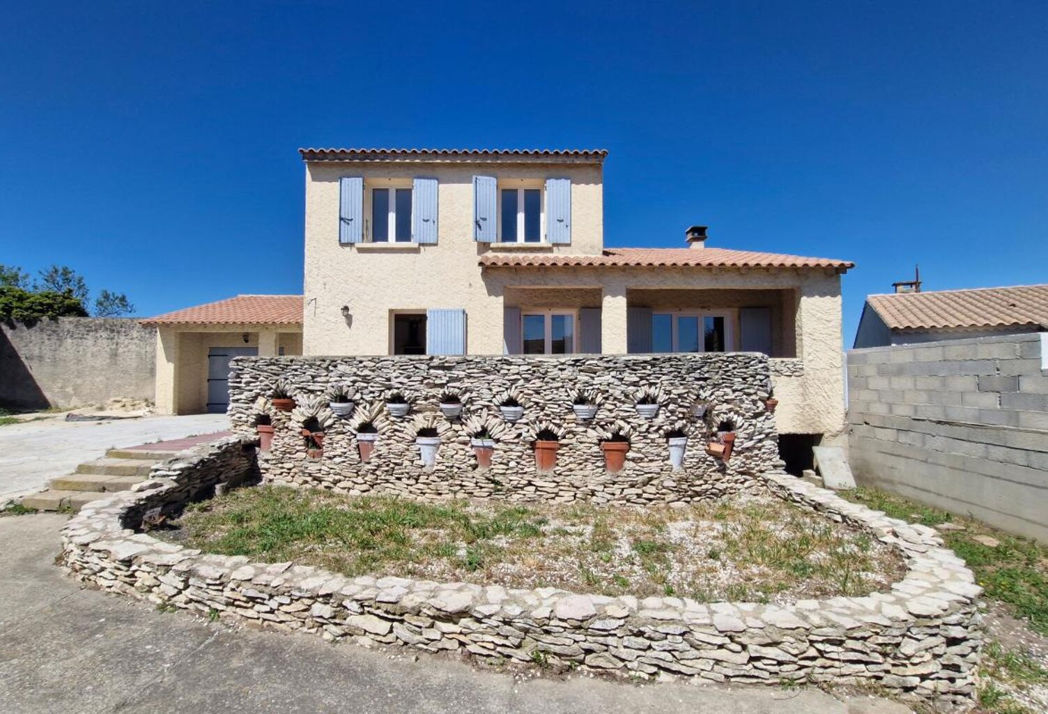 Maison À Vendre 107 m², 4 chambres, Jardin, Garage, Rochefort Du Gard — photo 1