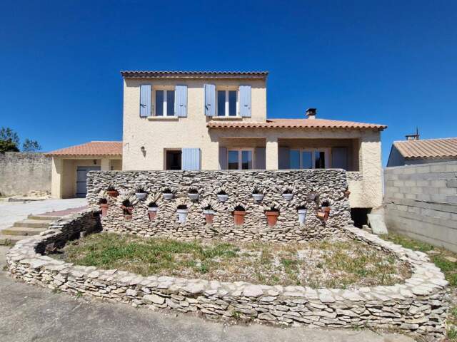 Maison À Vendre 107 m², 4 chambres, Jardin, Garage, Rochefort Du Gard — photo du bien