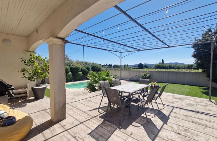 Maison À Vendre, 135 m², Terrain 635 m², 5 chambres, jardin clos avec piscine, Rochefort-du-Gard — photo 5