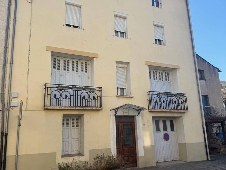 Maison de village avec jardin et garage — photo 1