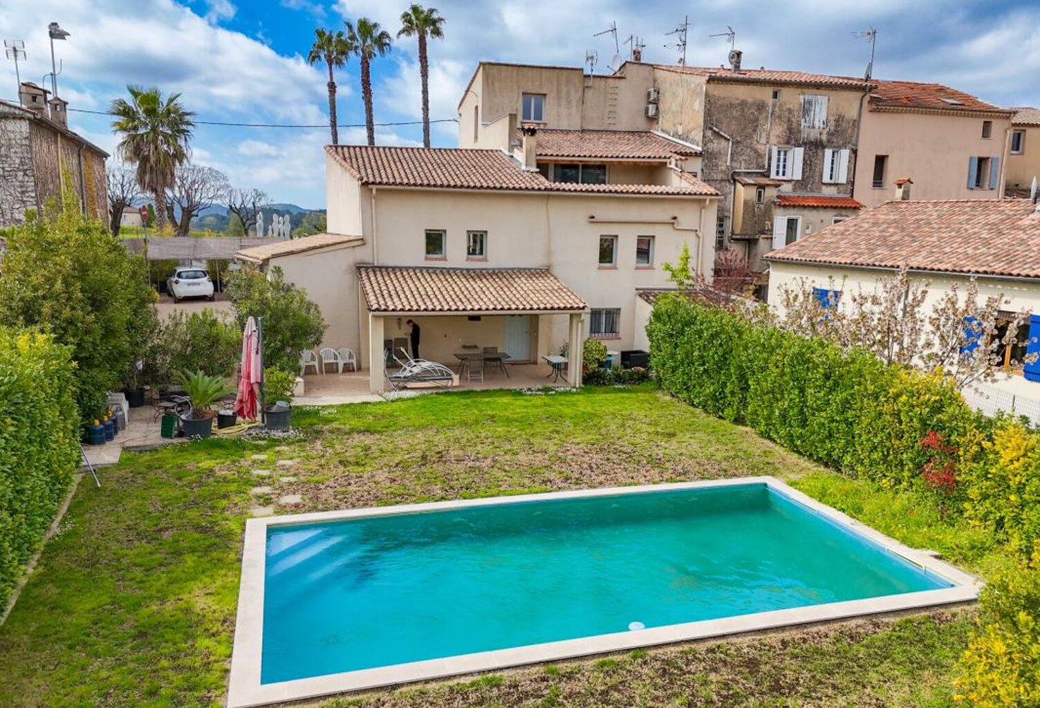 LA COLLE SUR LOUP VILLAGE MAISON RENOVEE AVEC PISCINE — photo 1