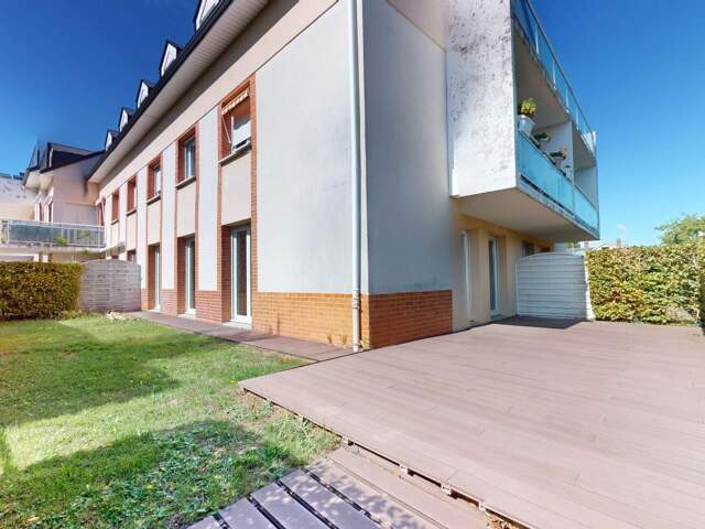Appartement À Vendre — photo du bien