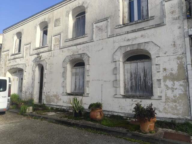Maison à rénover — photo du bien