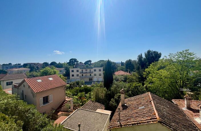 Toulon la Serinette (83000) - type 5 de 95m²- terrasse et parking — photo 3