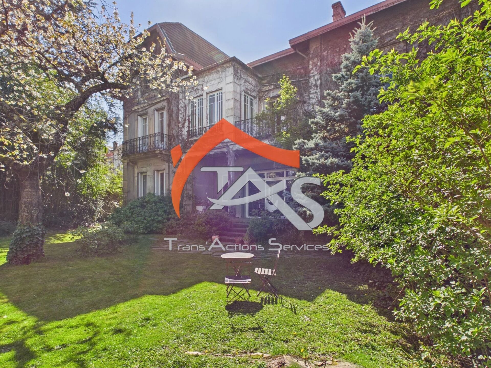 Maison 14 pièces 355 m² · à Saint-Chamond · 355 m² · 550 000 €