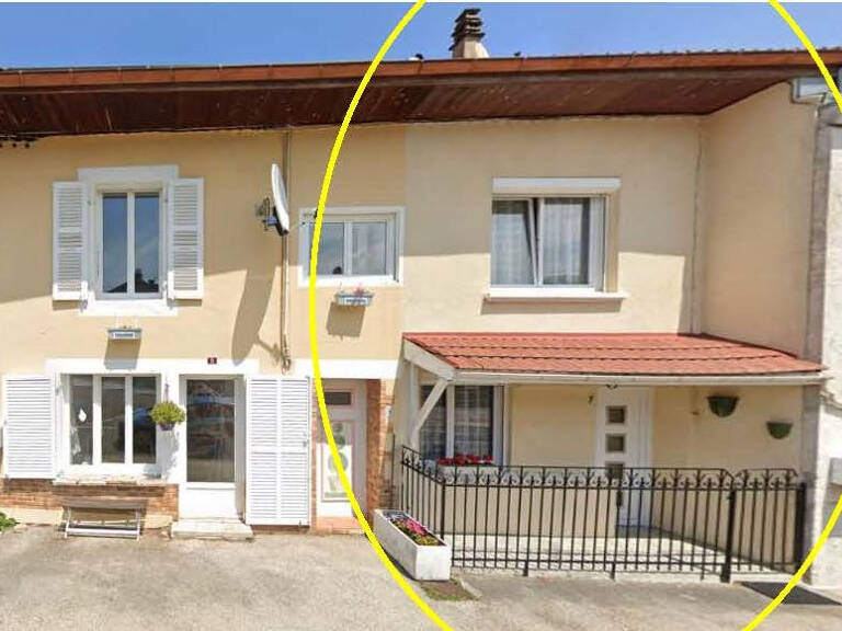 À vendre - Charmante maison de village rénovée - Viry (39) — photo 1