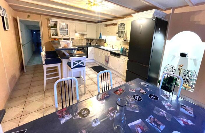 À vendre - Charmante maison de village rénovée - Viry (39) — photo 3