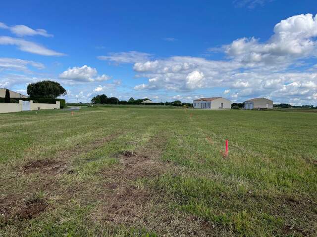 Archingeay Terrain constructible avec permis d'aménager 8 994 m² — photo du bien