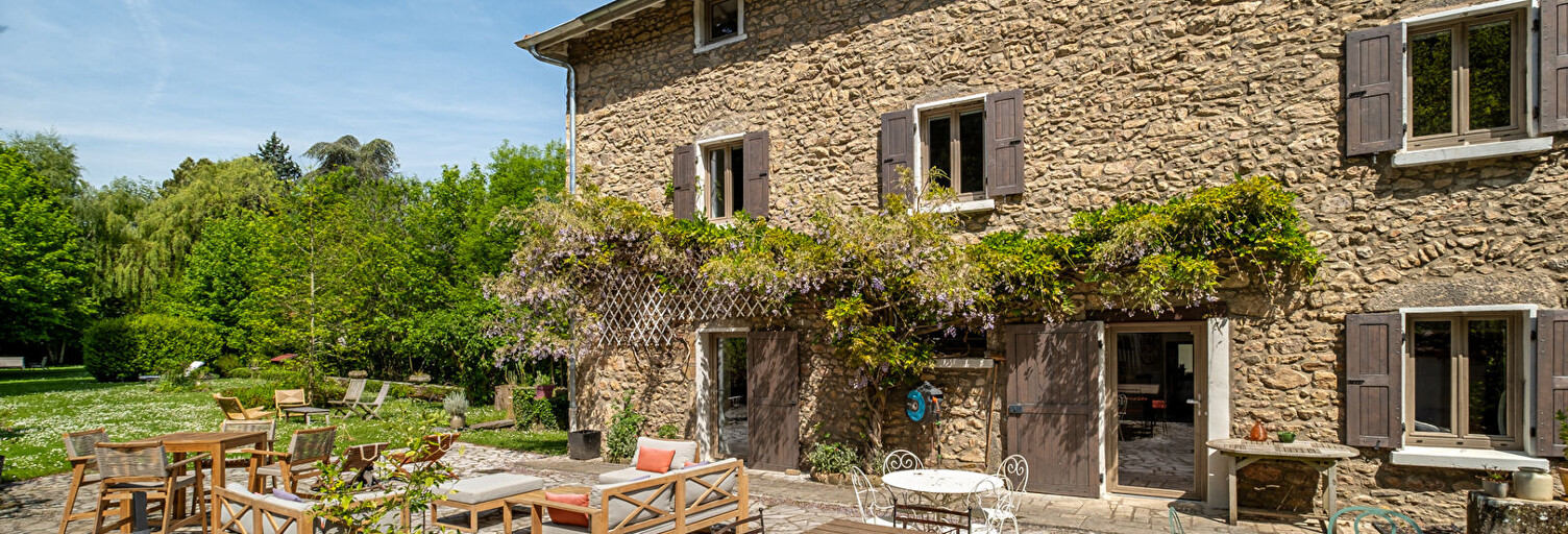 Maison 12 Pièces 368 m² à vendre à Yzeron (69510)