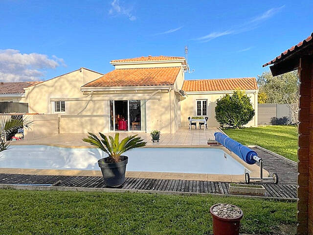 Maison familiale de 122 m² - 4 chambres -  jardin et piscine - 13 km de La Rochelle - 10 km de la Mer — photo du bien