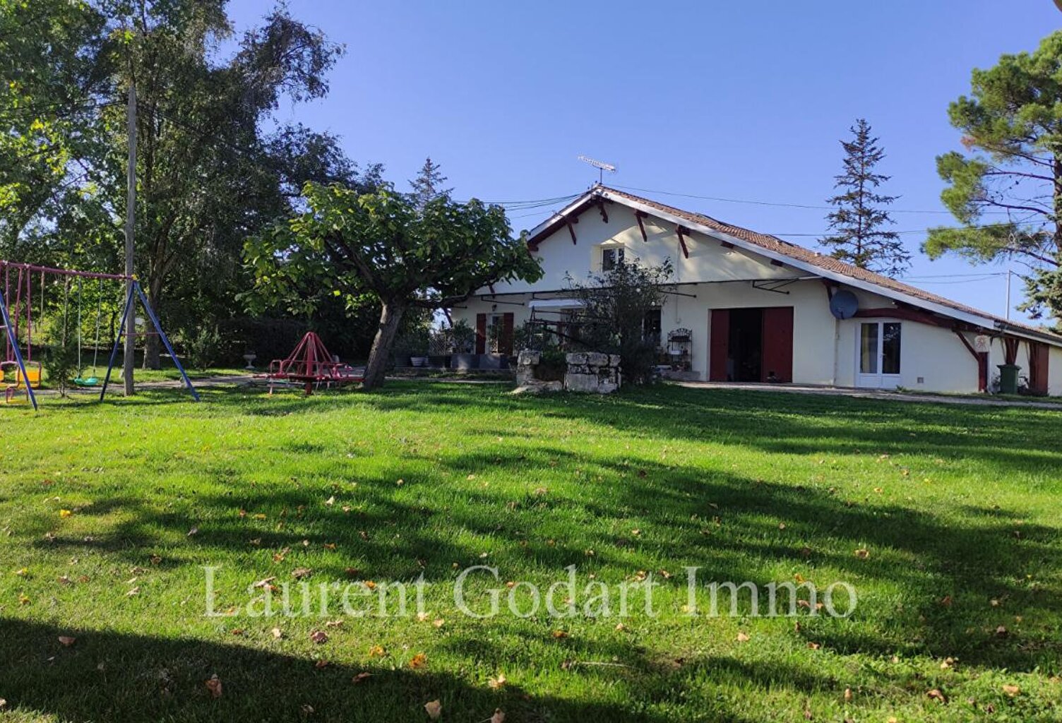 Maison de 230m² avec dépendance sur 5000m² — photo 1