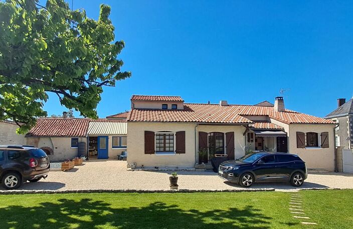 MAISON  DE CHARME 3 CHAMBRES 2 SDE  137 M2  TERRAIN  PLAT 1600 M2  GARAGE  PREAU — photo 3