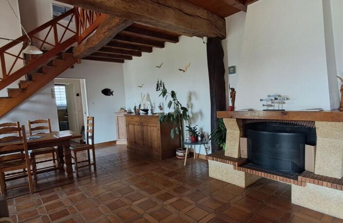 MAISON  DE CHARME 3 CHAMBRES 2 SDE  137 M2  TERRAIN  PLAT 1600 M2  GARAGE  PREAU — photo 4