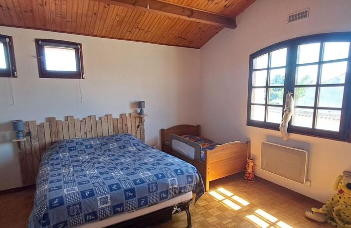 MAISON  DE CHARME 3 CHAMBRES 2 SDE  137 M2  TERRAIN  PLAT 1600 M2  GARAGE  PREAU — photo 5
