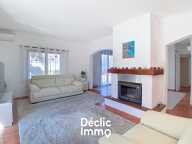 VILLA - 7 PIECES - 5 CHAMBRES - PISCINE - GARAGE - LE ROURET — photo 3