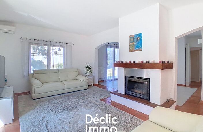 VILLA - 7 PIECES - 5 CHAMBRES - PISCINE - GARAGE - LE ROURET — photo 3