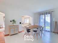 VILLA - 7 PIECES - 5 CHAMBRES - PISCINE - GARAGE - LE ROURET — photo 4