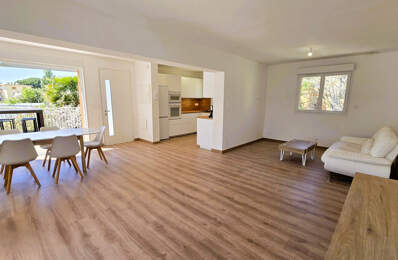APPARTEMENT AU COEUR DE SANARY SUR MER  5 pièce(s) 93 m2 — photo du bien