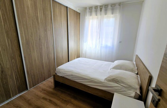 APPARTEMENT AU COEUR DE SANARY SUR MER  5 pièce(s) 93 m2 — photo 5