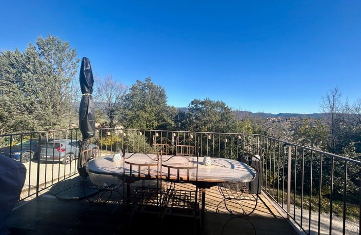 Villa traditionnelle T4, 2700m2 terrain — photo 2