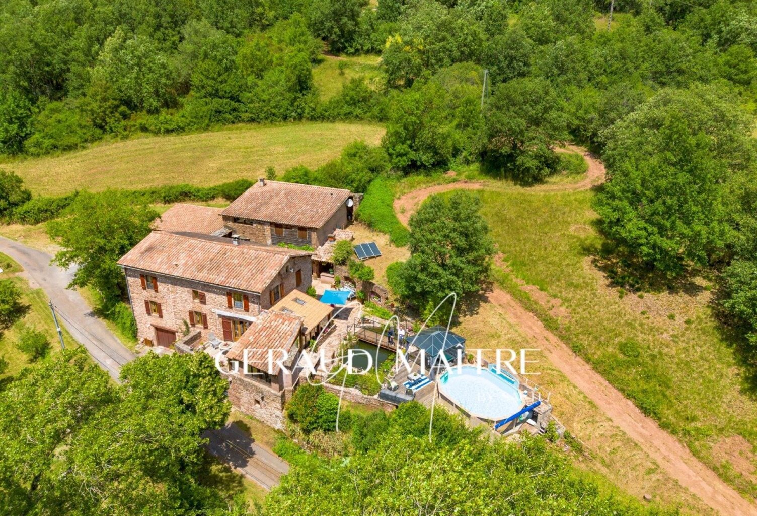 Maison de grand standing isolée avec gite indépendant, piscine, garage à camping-car, 3ha — photo 1