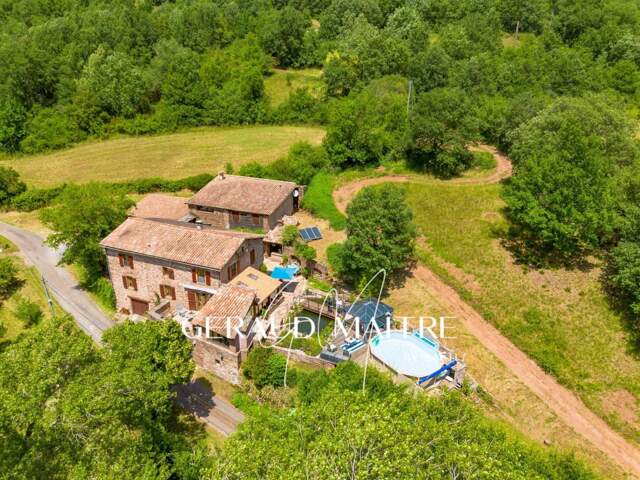 Maison de grand standing isolée avec gite indépendant, piscine, garage à camping-car, 3ha — photo du bien