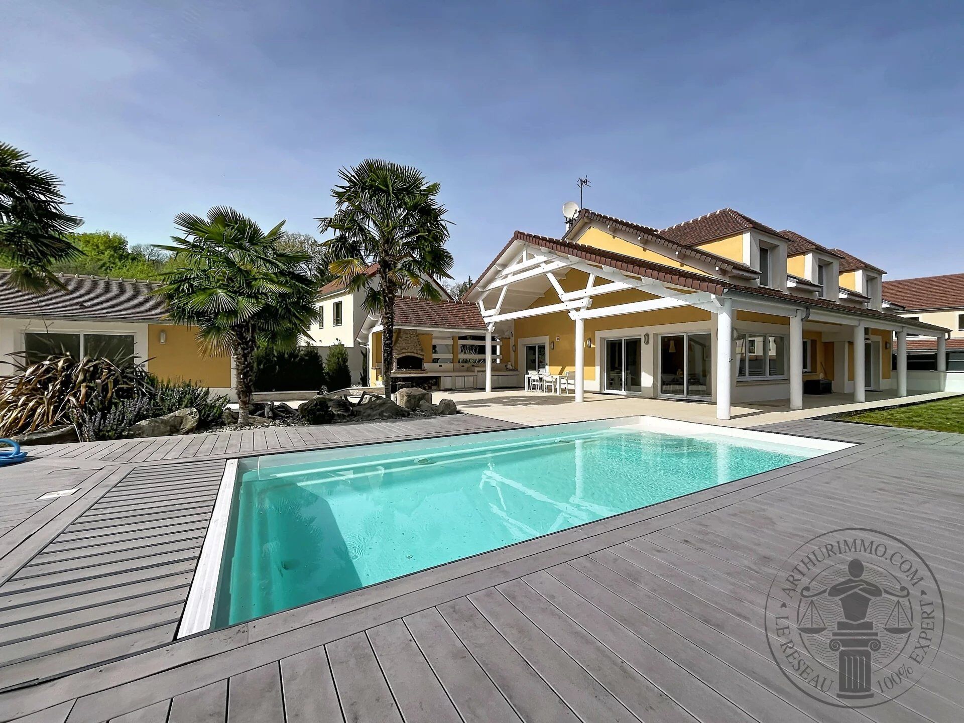 Maison 7 pièces 235 m² · à Angervilliers · 235 m² · 835 000 €