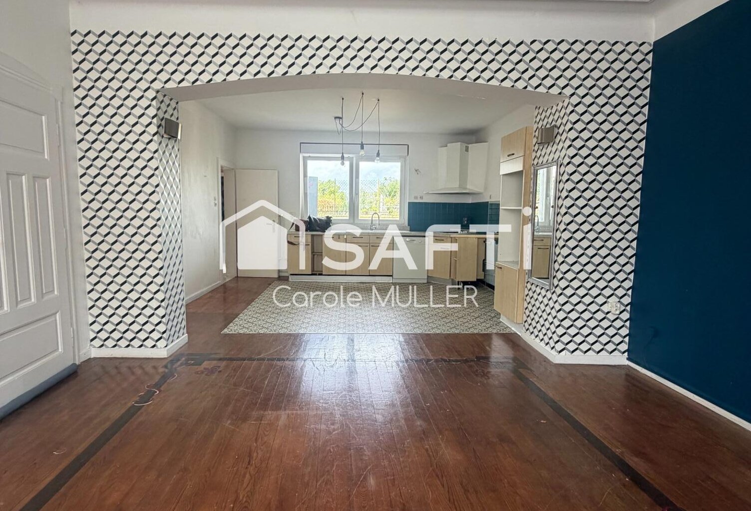 Appartement  avec extérieur et dépendances — photo 1