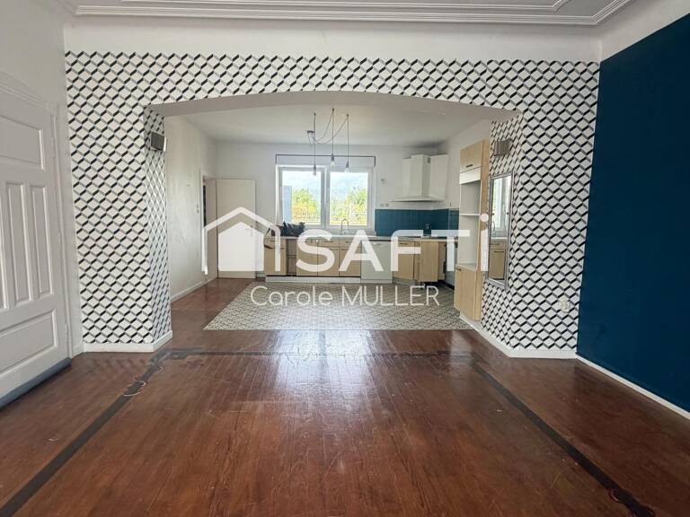 Appartement  avec extérieur et dépendances — photo 1