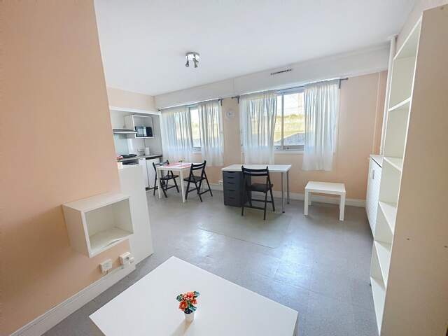 STUDIO MEUBLE DE 26m2 - A 5 MN A PIED DU RER C ET D JUVISY — photo du bien