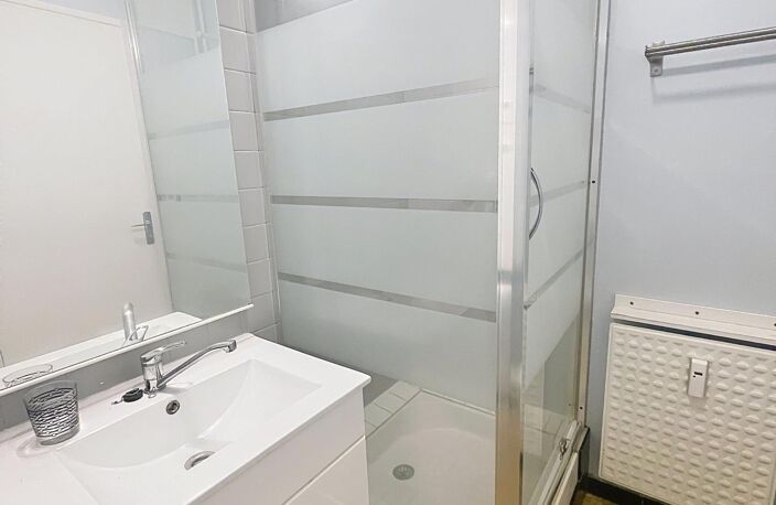 STUDIO MEUBLE DE 26m2 - A 5 MN A PIED DU RER C ET D JUVISY — photo 4