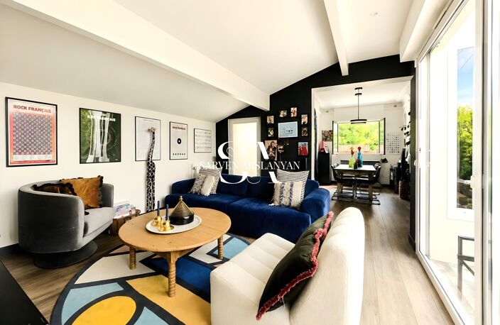 Maison familiale entièrement rénovée de 5 pièces et 3 chambres de 137 m², métro à 500 m. — photo 2