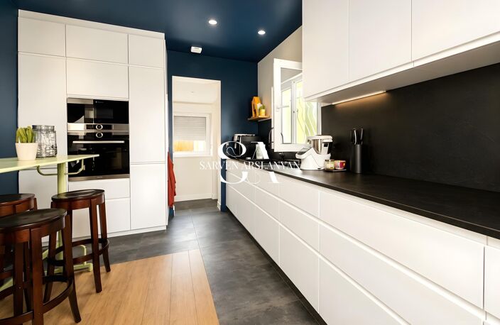 Maison familiale entièrement rénovée de 5 pièces et 3 chambres de 137 m², métro à 500 m. — photo 4
