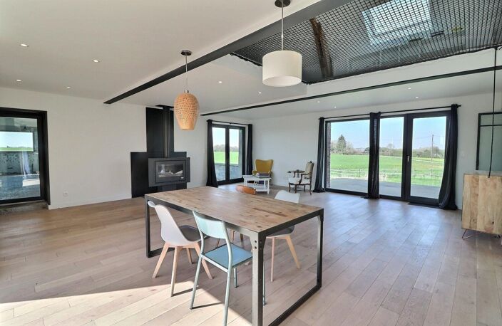 Magnifique rénovation pour cette ferme avec sa grange et ses dépendances dans un environnement exceptionnel, le tout sur plus de 6000 m2 . Le calme assuré ! — photo 4