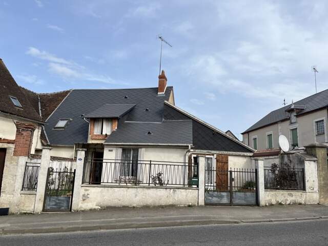 Maison 7 pièces 97 m² à Chârost — photo du bien