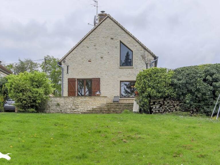 Maison en pierre de 7 pièces principales — photo 1