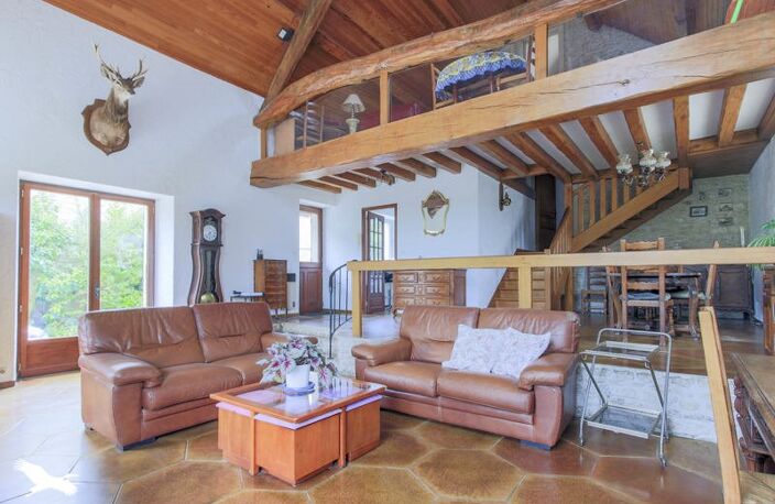 Maison en pierre de 7 pièces principales — photo 2