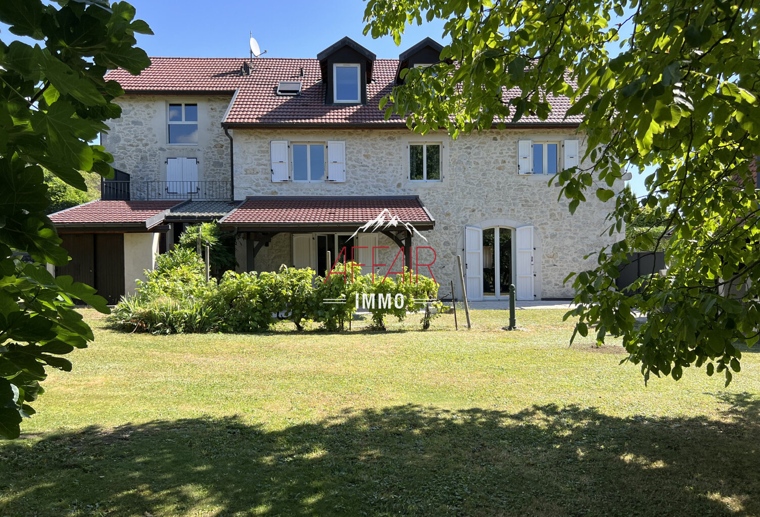 DEMEURE D'EXCEPTION - 01630 SAINT-JEAN-DE-GONVILLE — photo 1