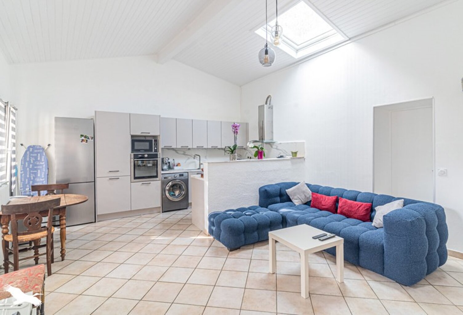 Maison en pierre de 3 pièces principales — photo 1