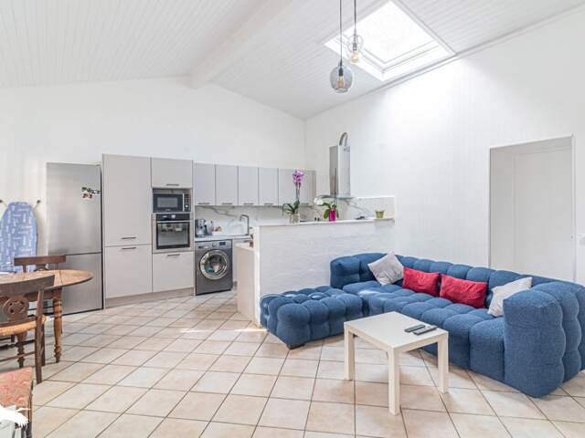 Maison en pierre de 3 pièces principales — photo du bien