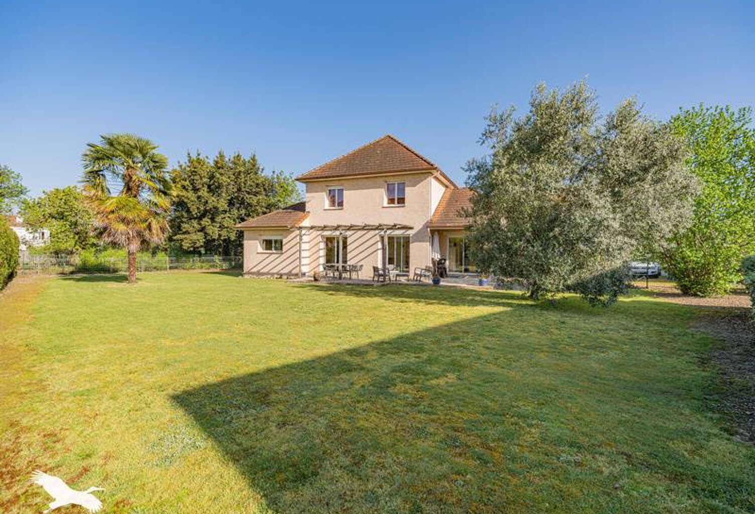 Contemporaine de 7 pièces principales — photo 1