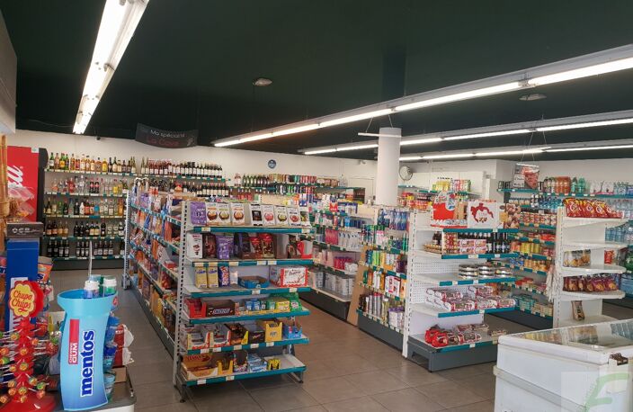 Local commercial — photo 3