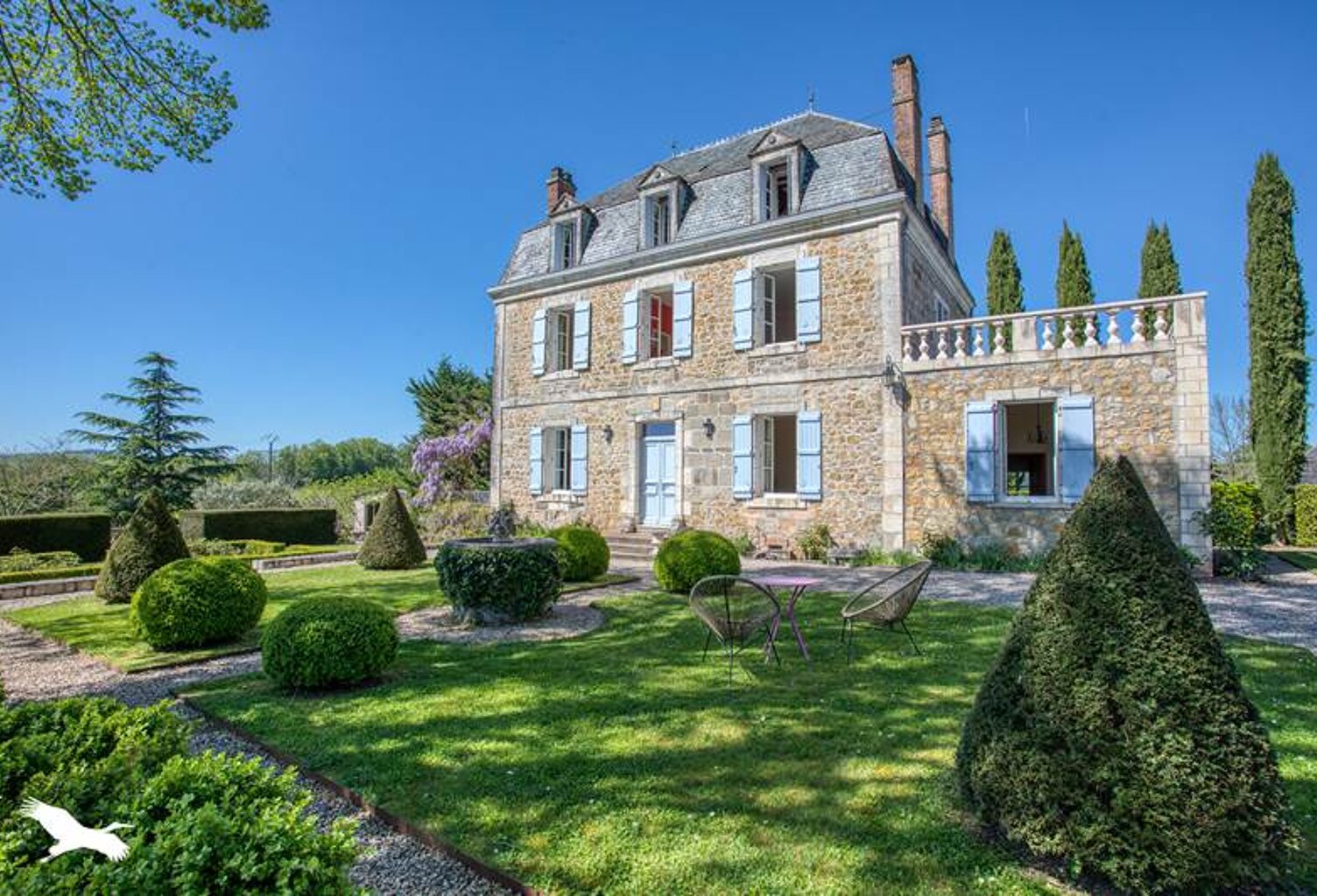 Maison en pierre de 9 pièces principales — photo 1