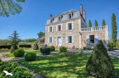 Maison en pierre de 9 pièces principales — photo du bien