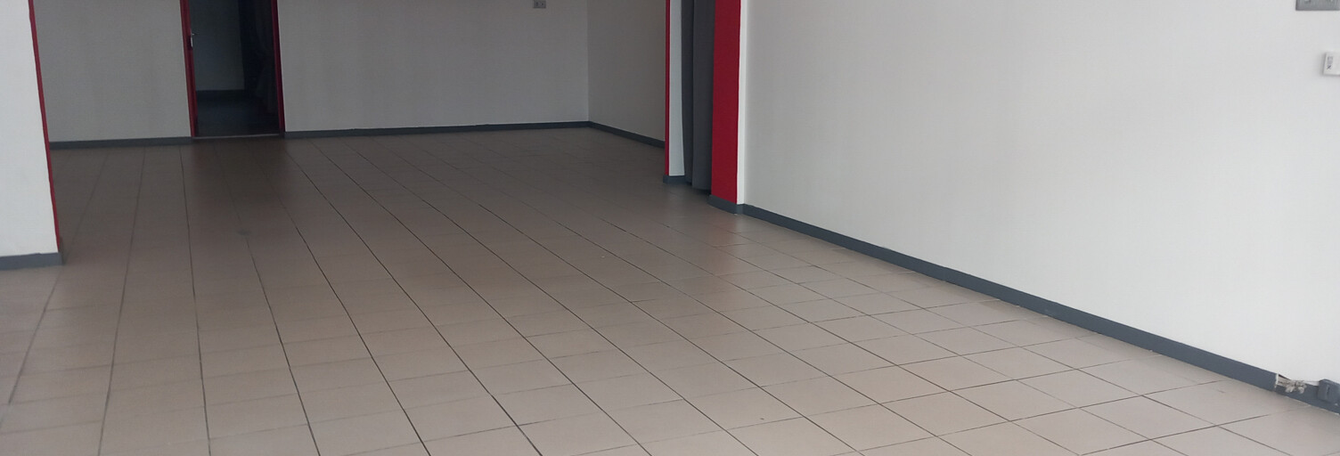 Commerce  65 m² à louer à Aubenas (07200)