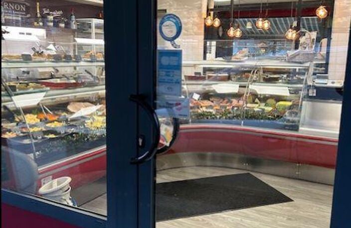 Vente Boutique/Local commercial 150 m&sup2; — photo 2